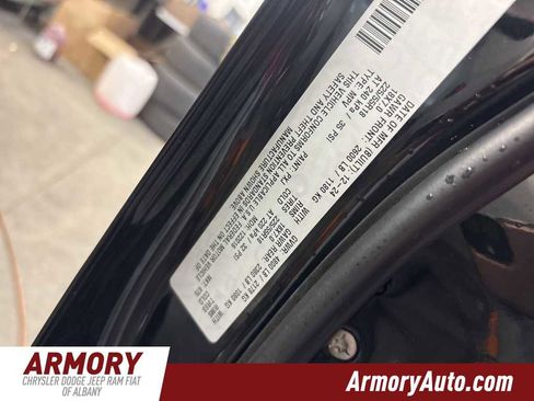 Used 2025 Jeep Compass Limited image 41