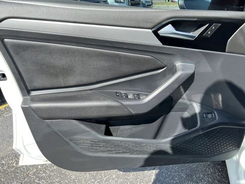 Used 2019 Volkswagen Jetta R-Line FWD image 9