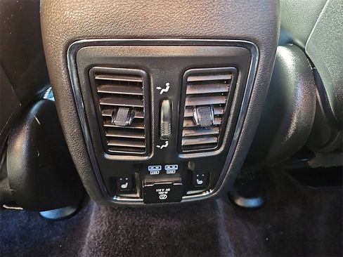 Used 2017 Jeep Grand Cherokee Trailhawk w/ Trailhawk Luxury Group image 16