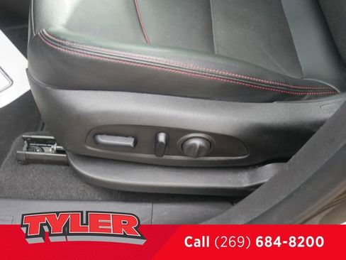 Used 2023 Chevrolet Equinox RS w/ RS Leather Package image 25
