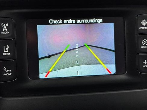 Used 2018 Jeep Cherokee Latitude w/ Safety Group AWD/4WD image 3