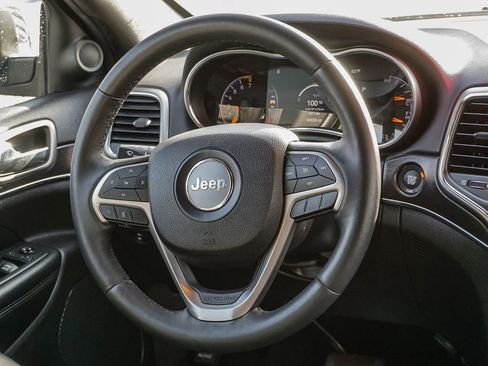 Used 2018 Jeep Grand Cherokee Limited image 16