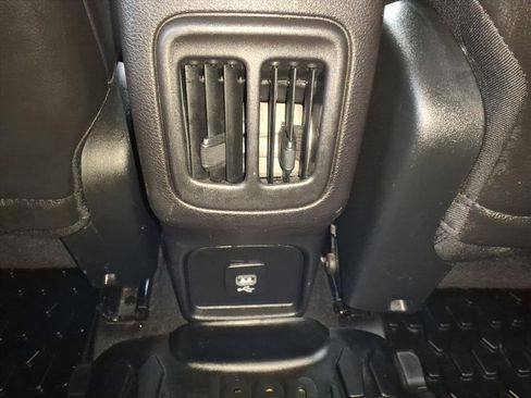 Used 2020 Jeep Compass Latitude image 15