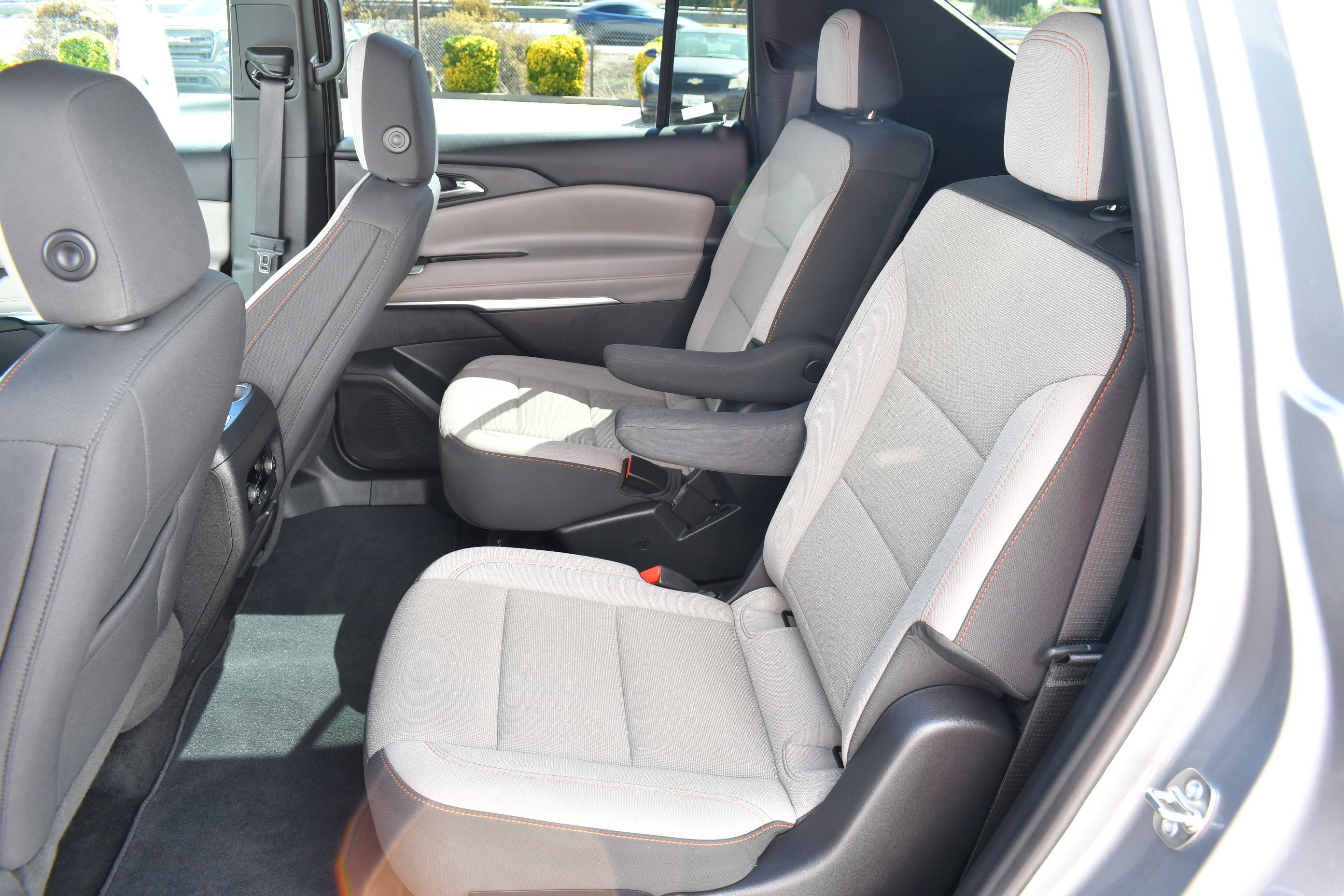 Used 2026 Chevrolet Traverse LT w/ Driver Confidence Package FWD image 11