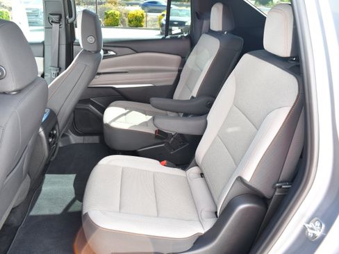 Used 2026 Chevrolet Traverse LT w/ Driver Confidence Package FWD image 11