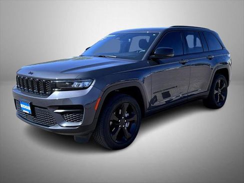 Certified 2023 Jeep Grand Cherokee Altitude AWD/4WD image 1