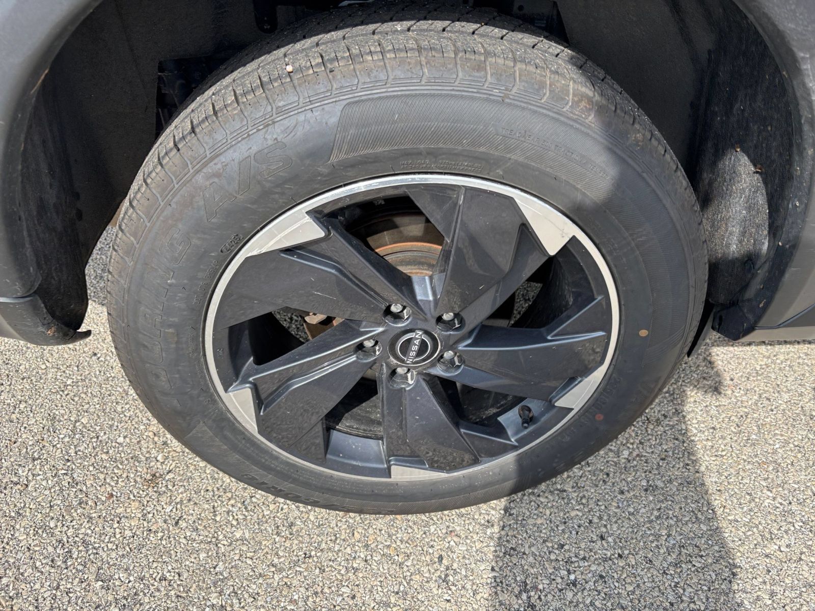 Used 2025 Nissan Rogue SV FWD image 31