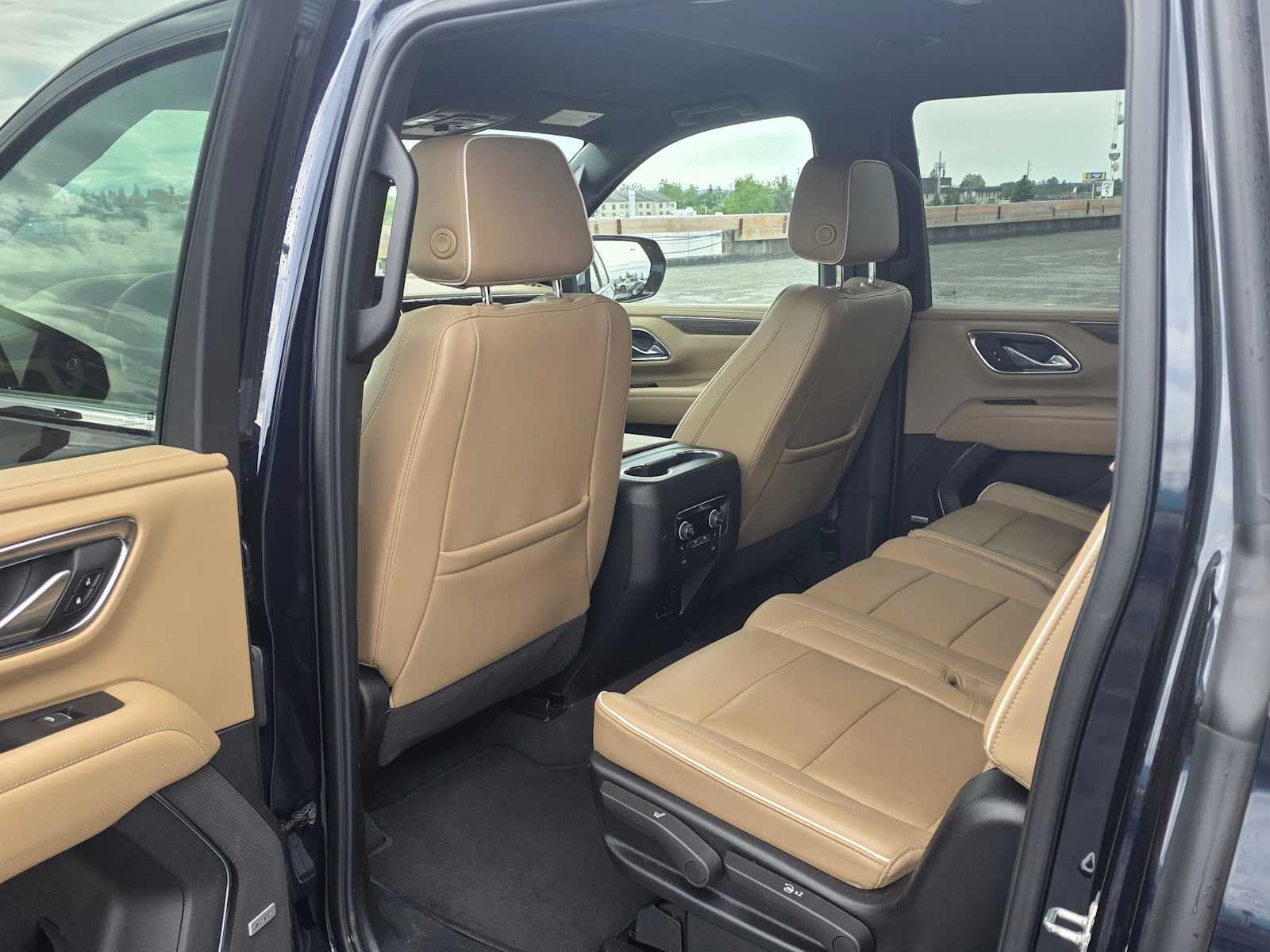 Certified 2024 Chevrolet Suburban Premier AWD/4WD image 15