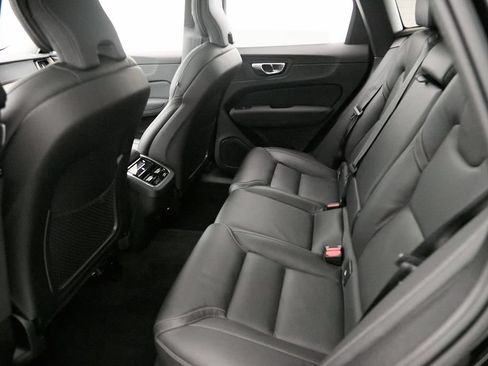 Used 2026 Volvo XC60 B5 Plus AWD/4WD image 23