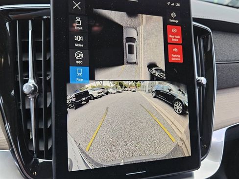 New 2025 Volvo XC90 T8 Plus w/ Protection Package Premier AWD/4WD image 31