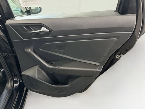 Used 2024 Volkswagen Jetta SE FWD image 31