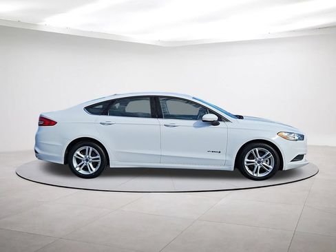 Used 2018 Ford Fusion S FWD image 8