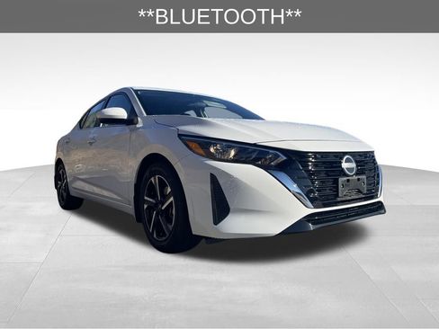 Used 2024 Nissan Sentra SV image 3
