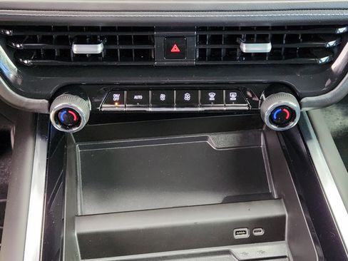 Certified 2025 Chevrolet Tahoe LS image 19