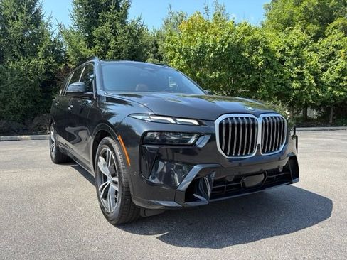 Used 2023 BMW X7 xDrive40i w/ M Sport Package AWD/4WD image 12