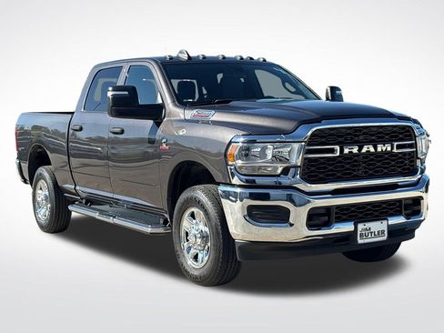 Used 2024 RAM 2500 Tradesman w/ Chrome Appearance Group AWD/4WD image 11