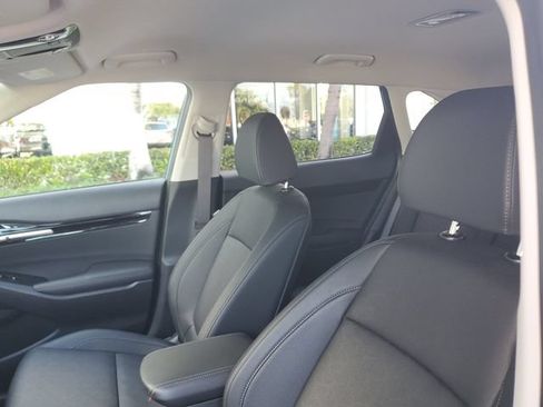 Used 2025 Kia Seltos EX FWD image 16