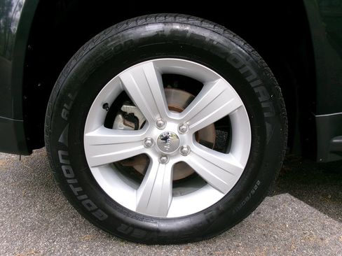 Used 2014 Jeep Compass Latitude w/ Sun/Sound Group image 64