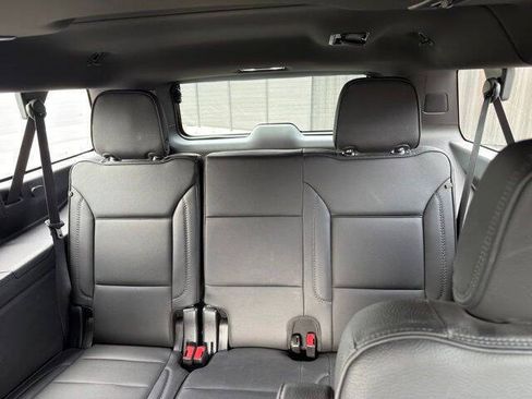 Used 2023 GMC Yukon XL Denali AWD/4WD image 11
