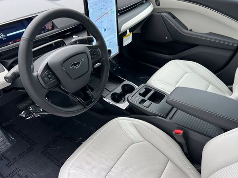 New 2025 Ford Mustang Mach-E Premium image 9