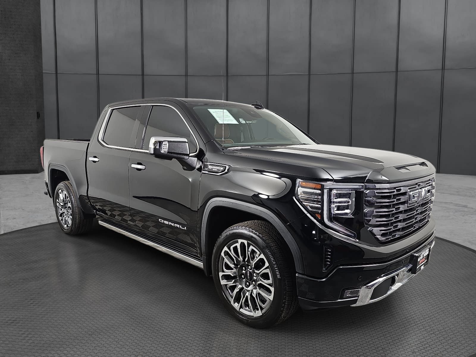 Used 2025 GMC Sierra 1500 Denali Ultimate AWD/4WD image 3