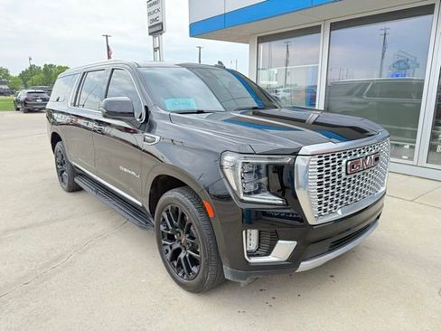 Used 2023 GMC Yukon XL Denali image 35