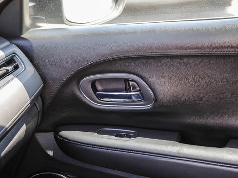 Used 2018 Honda HR-V EX image 21