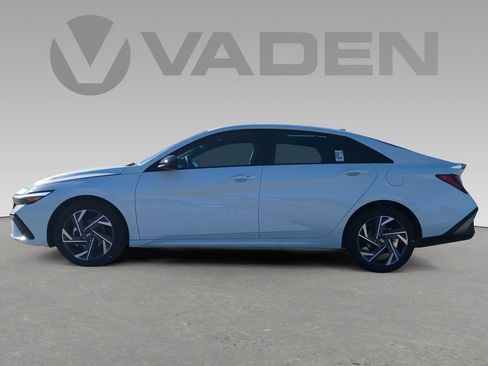 New 2025 Hyundai Elantra Sport image 4