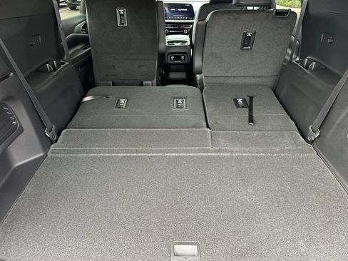 New 2026 Chevrolet Traverse LT w/ LPO, Illumination Package image 16