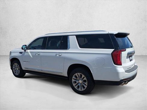 Used 2022 GMC Yukon XL Denali AWD/4WD image 8