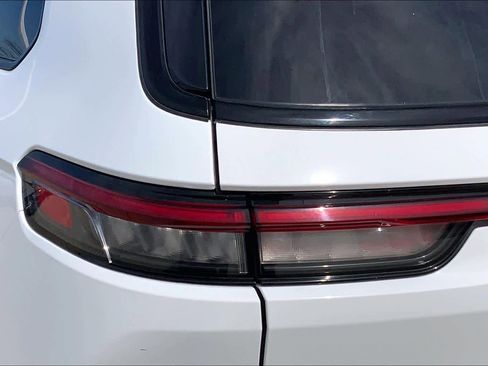 Used 2023 Jeep Grand Cherokee L Limited w/ Black Appearance Package image 26