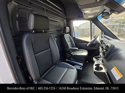 New 2025 Mercedes-Benz Sprinter 2500 image 13