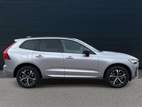 New 2026 Volvo XC60 B5 Core w/ Climate Package image 4