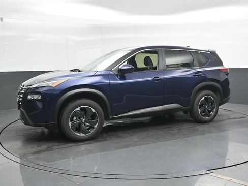 Used 2025 Nissan Rogue SV AWD/4WD image 9