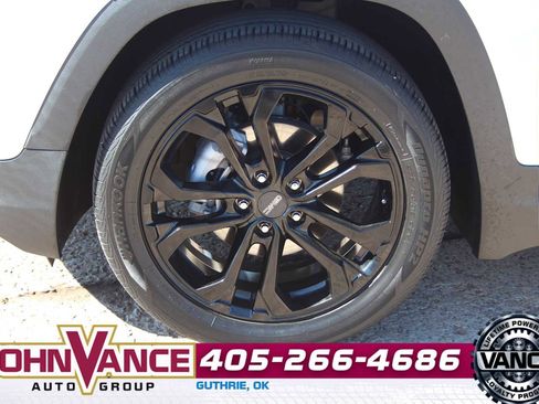 Used 2020 GMC Terrain SLT w/ Preferred Package image 14