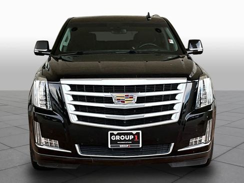Used 2017 Cadillac Escalade Luxury AWD/4WD image 4
