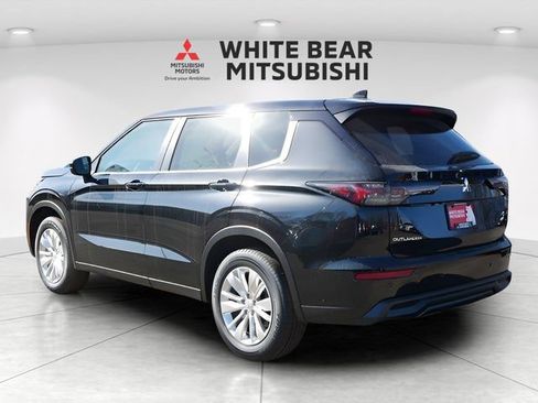 New 2026 Mitsubishi Outlander ES AWD/4WD image 2
