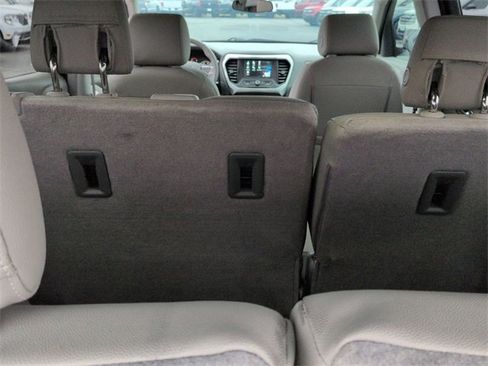Used 2019 GMC Acadia SLE image 29