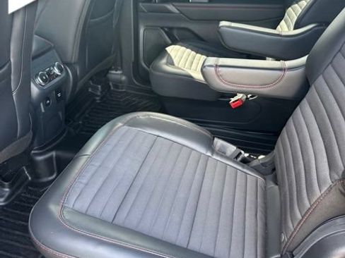Used 2026 Ford Explorer ST-Line w/ ST-Line Street Pack RWD image 8