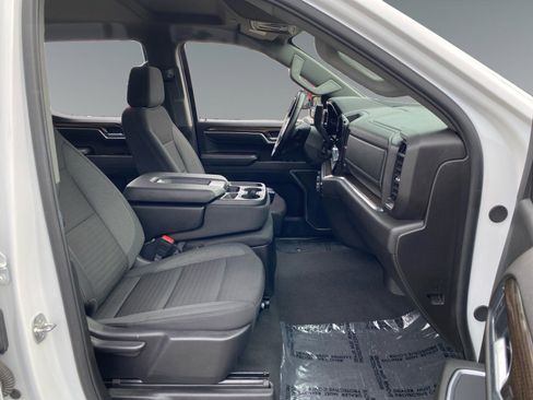 Used 2025 Chevrolet Silverado 1500 LT image 15