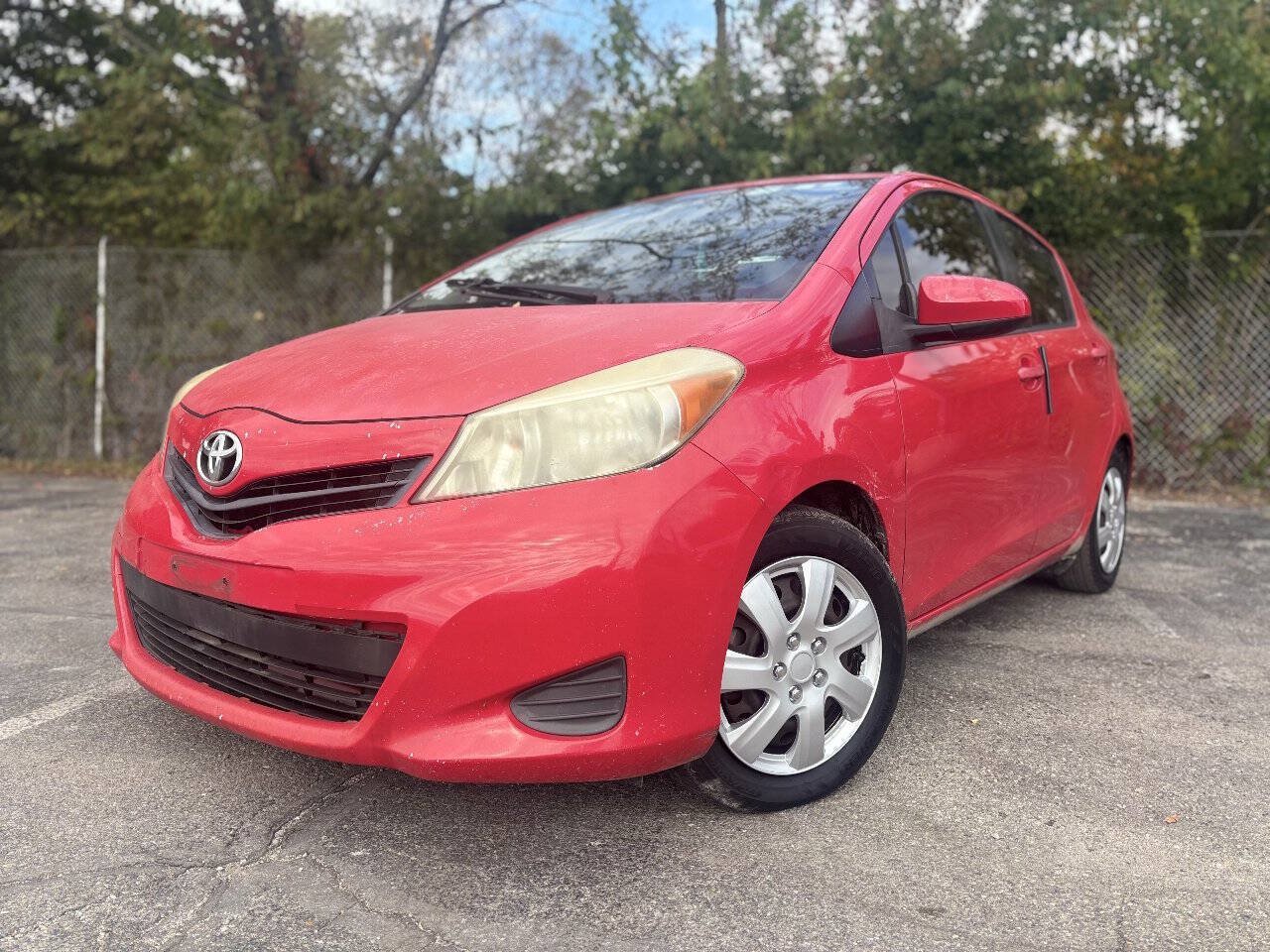 Used 2012 Toyota Yaris LE FWD image 1