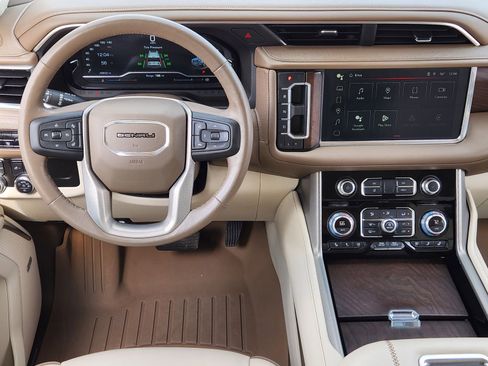 Used 2022 GMC Yukon Denali image 31