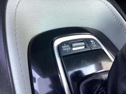 Certified 2025 Toyota Corolla SE w/ SE Package FWD image 17