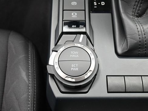 Certified 2025 Toyota Tacoma SR5 image 25