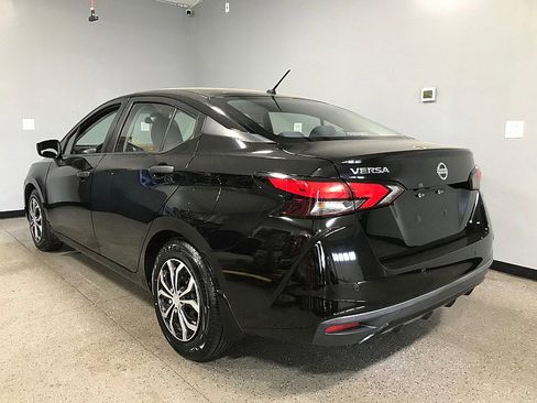 Used 2020 Nissan Versa S FWD image 5