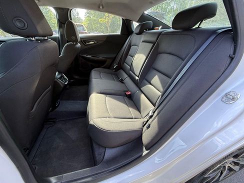 Used 2018 Chevrolet Malibu LT image 28
