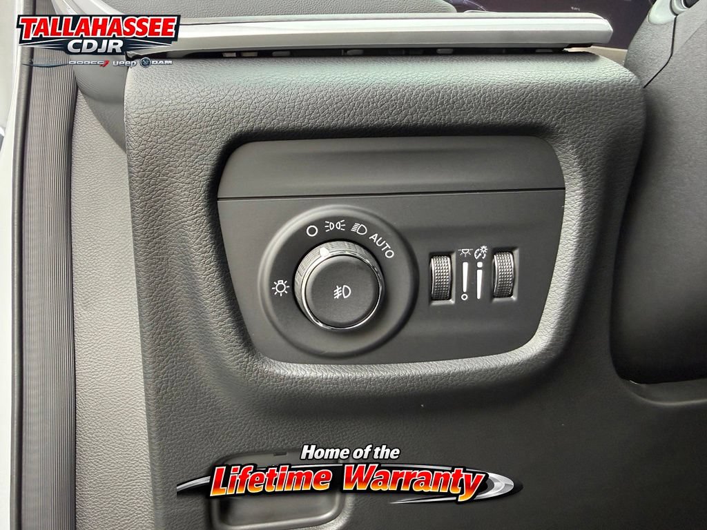 New 2026 Jeep Grand Cherokee Limited RWD image 40