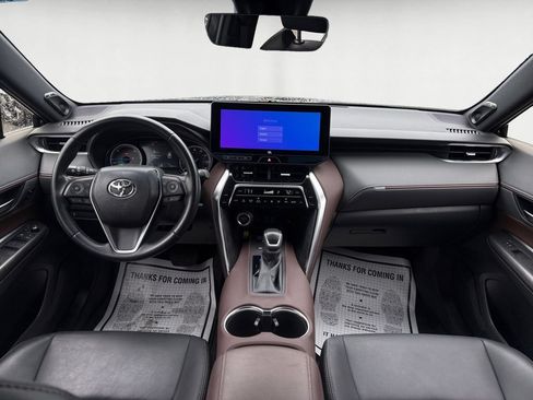 Used 2023 Toyota Venza XLE AWD/4WD image 11