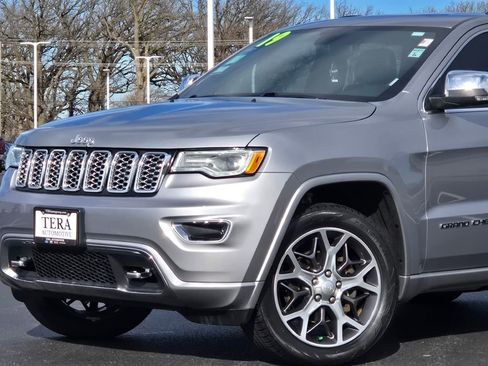Used 2019 Jeep Grand Cherokee Overland image 2