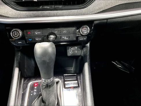 Used 2024 Jeep Compass Latitude image 15